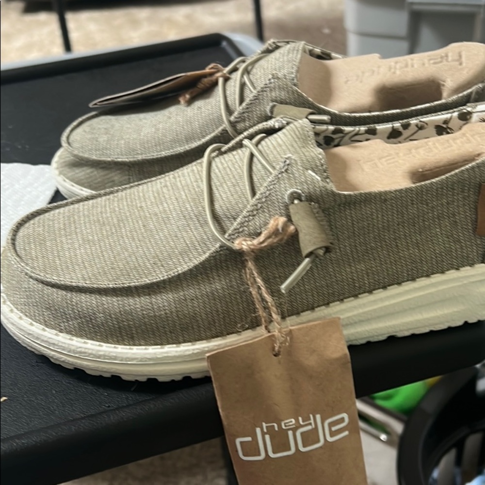 Hey Dude - Size 8